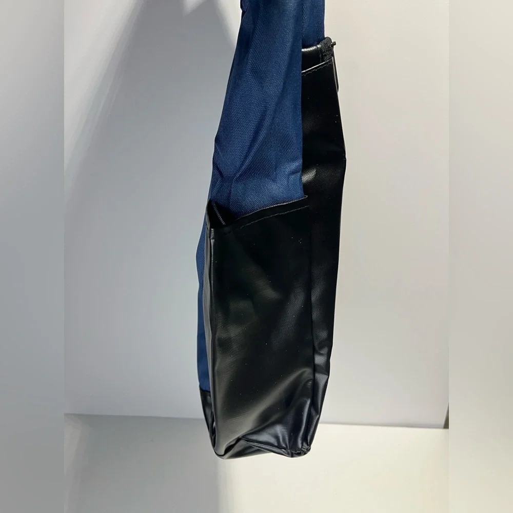 NEW Locking Gear Bag Black and Blue Lewis N Clark 18 inch size